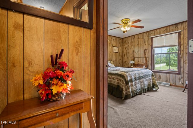 340 West Hills Drive, Mosheim, TN 37818