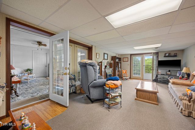 340 West Hills Drive, Mosheim, TN 37818