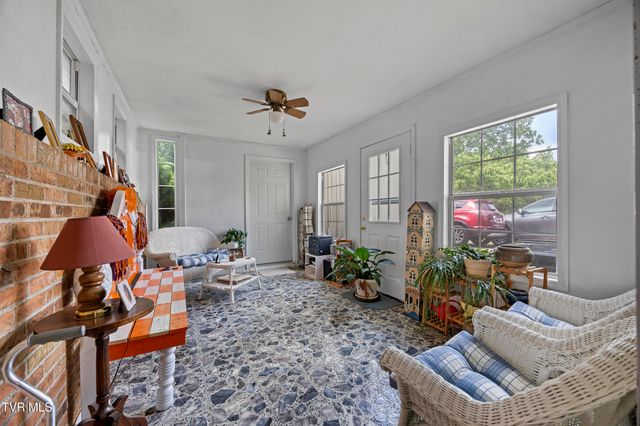 340 West Hills Drive, Mosheim, TN 37818