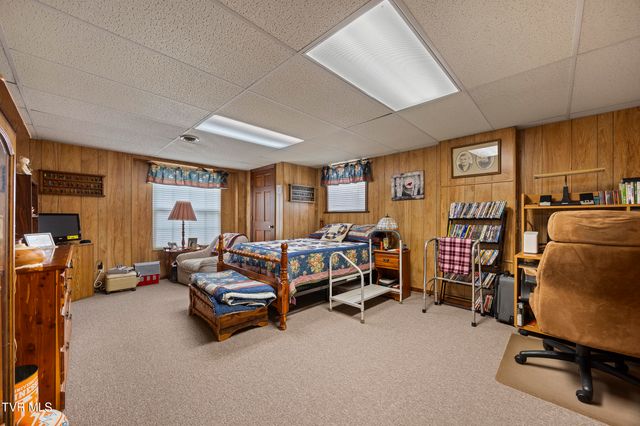 340 West Hills Drive, Mosheim, TN 37818