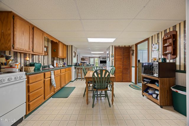 340 West Hills Drive, Mosheim, TN 37818