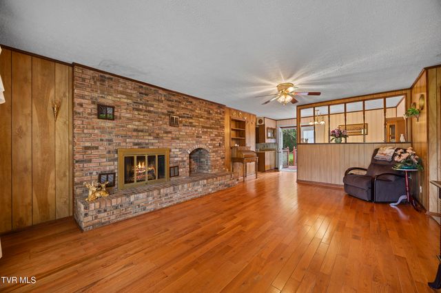 340 West Hills Drive, Mosheim, TN 37818