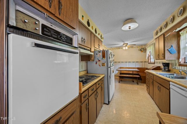340 West Hills Drive, Mosheim, TN 37818