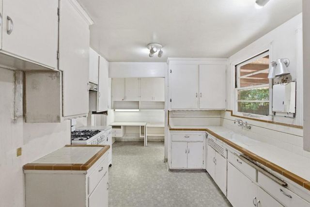 149 Beverly Drive, San Carlos, CA 94070