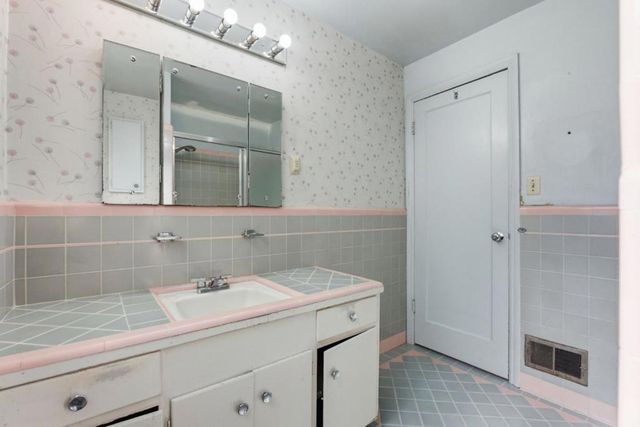 149 Beverly Drive, San Carlos, CA 94070