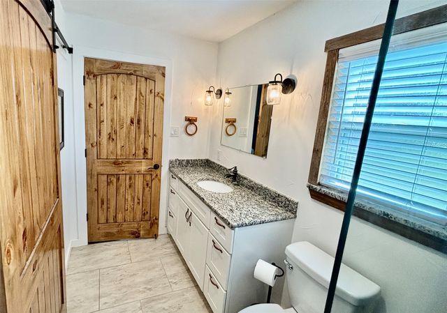 325 Grassy Way, Elm Mott, TX 76640