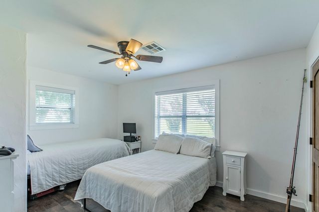 325 Grassy Way, Elm Mott, TX 76640