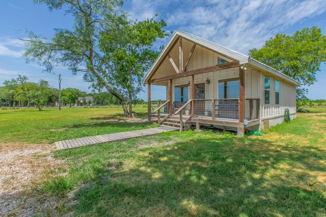 325 Grassy Way, Elm Mott, TX 76640
