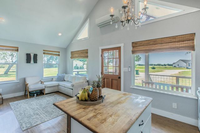 325 Grassy Way, Elm Mott, TX 76640