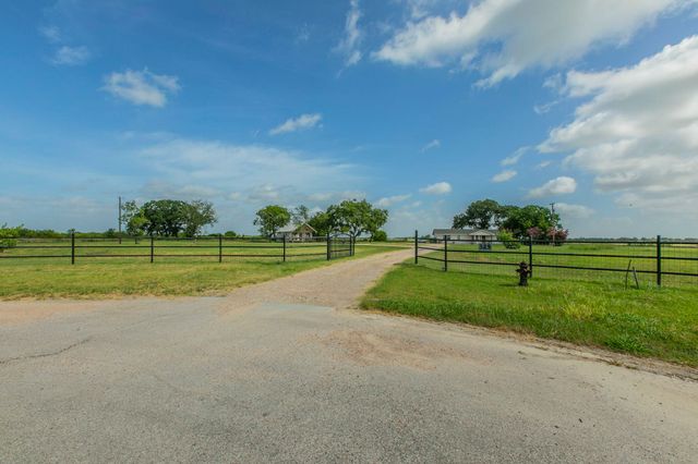 325 Grassy Way, Elm Mott, TX 76640