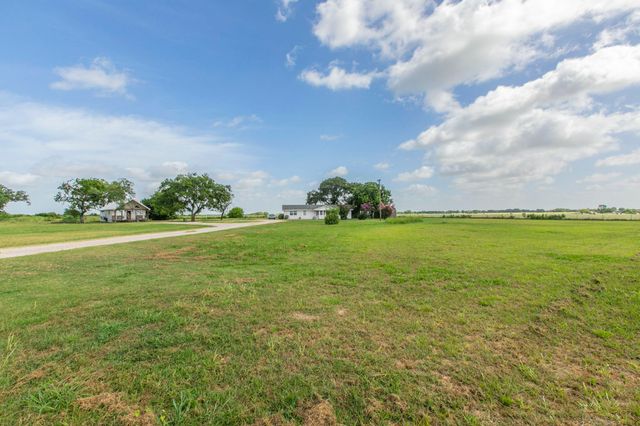 325 Grassy Way, Elm Mott, TX 76640