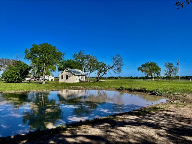 325 Grassy Way, Elm Mott, TX 76640