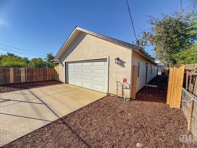 2207 Verde Street, Bakersfield, CA 93304