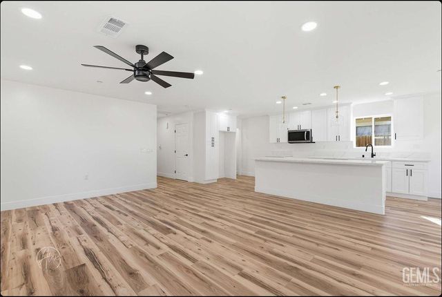 2207 Verde Street, Bakersfield, CA 93304