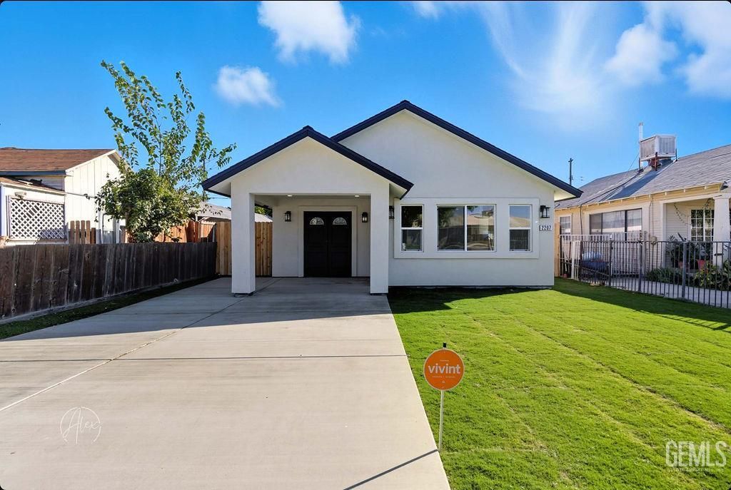 2207 Verde Street, Bakersfield, CA 93304