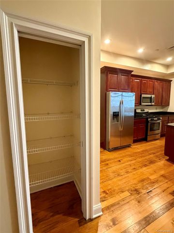 337 Main Street 2F, Poughkeepsie, NY 12601