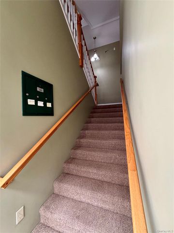 337 Main Street 2F, Poughkeepsie, NY 12601