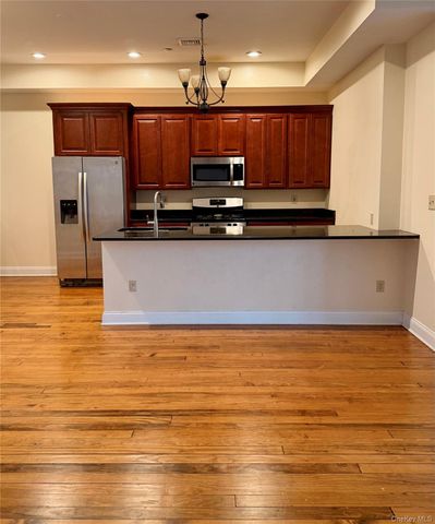 337 Main Street 2F, Poughkeepsie, NY 12601