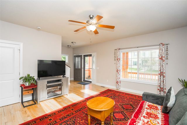45 SE Booth Avenue, Waukee, IA 50263