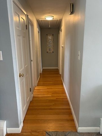 31 Columbus Rd, Woburn, MA 01801