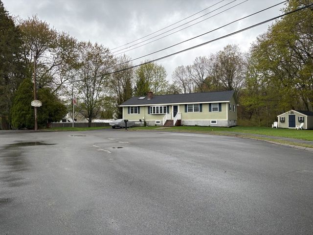 31 Columbus Rd, Woburn, MA 01801