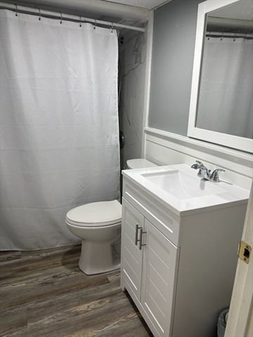31 Columbus Rd, Woburn, MA 01801