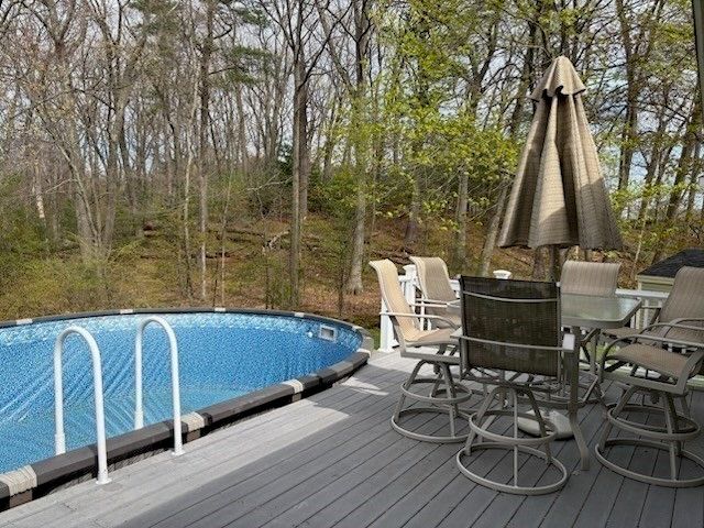 31 Columbus Rd, Woburn, MA 01801