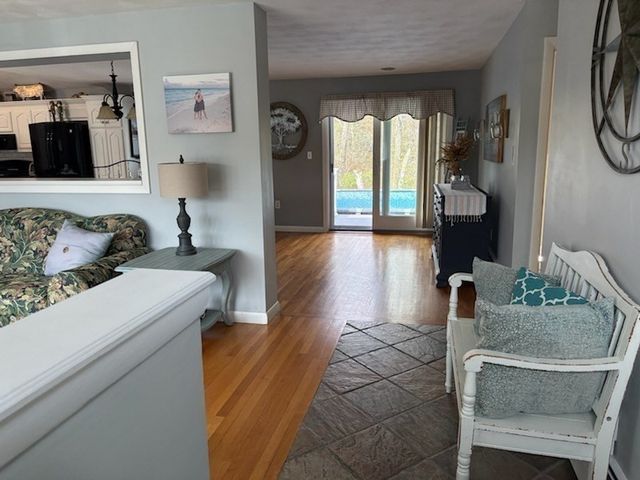 31 Columbus Rd, Woburn, MA 01801
