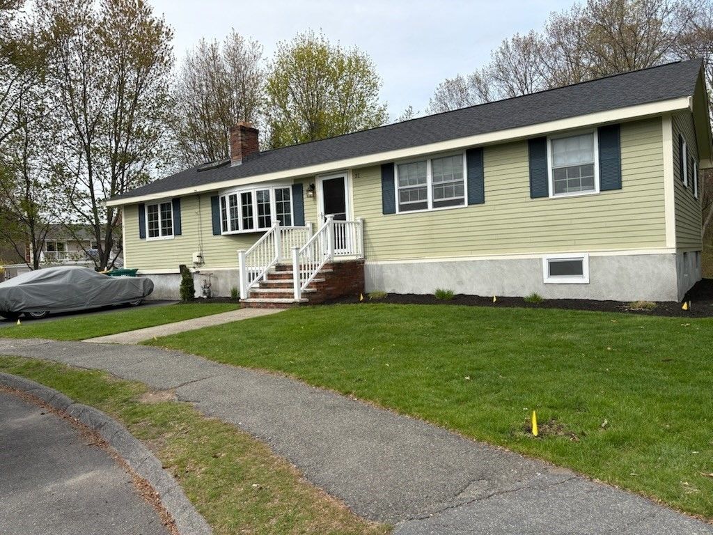 31 Columbus Rd, Woburn, MA 01801
