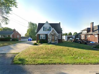 4096 Beach Ridge Road, Pendleton, NY 14120