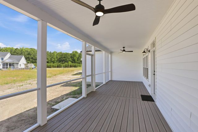 6 PREAKNESS DR, Berlin, MD 21811
