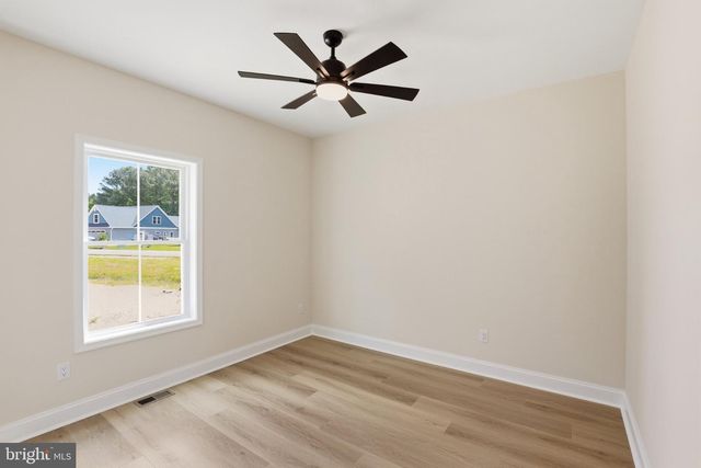 6 PREAKNESS DR, Berlin, MD 21811