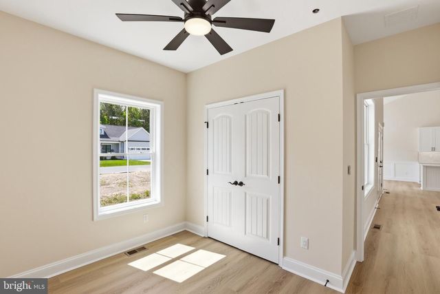 6 PREAKNESS DR, Berlin, MD 21811
