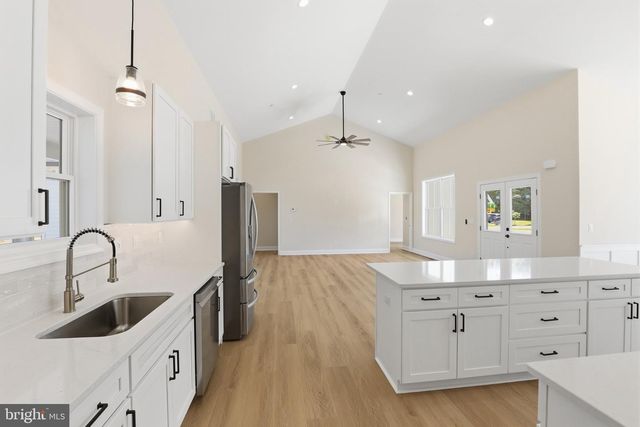 6 PREAKNESS DR, Berlin, MD 21811