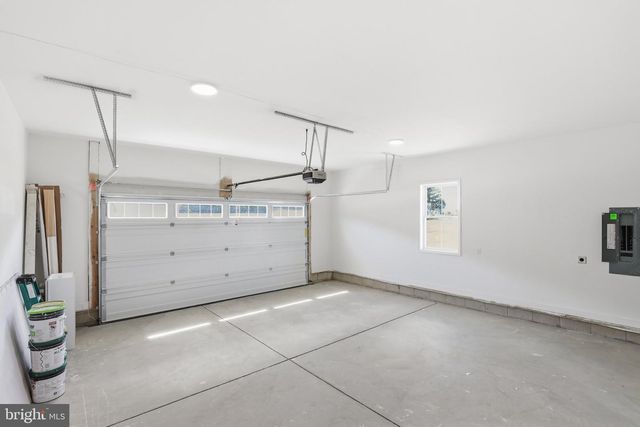 6 PREAKNESS DR, Berlin, MD 21811
