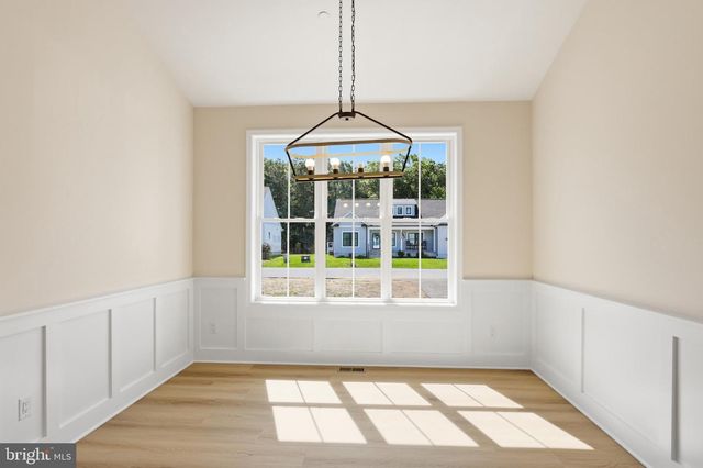 6 PREAKNESS DR, Berlin, MD 21811