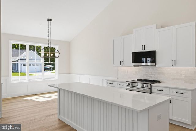 6 PREAKNESS DR, Berlin, MD 21811