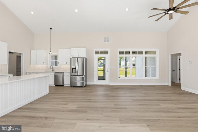 6 PREAKNESS DR, Berlin, MD 21811