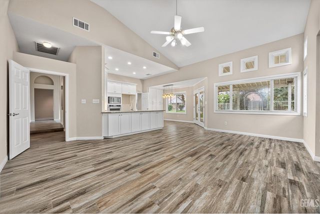 713 Quintana Drive, Bakersfield, CA 93314