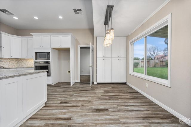 713 Quintana Drive, Bakersfield, CA 93314