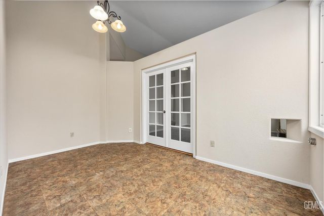 713 Quintana Drive, Bakersfield, CA 93314