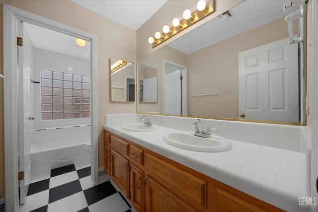 713 Quintana Drive, Bakersfield, CA 93314