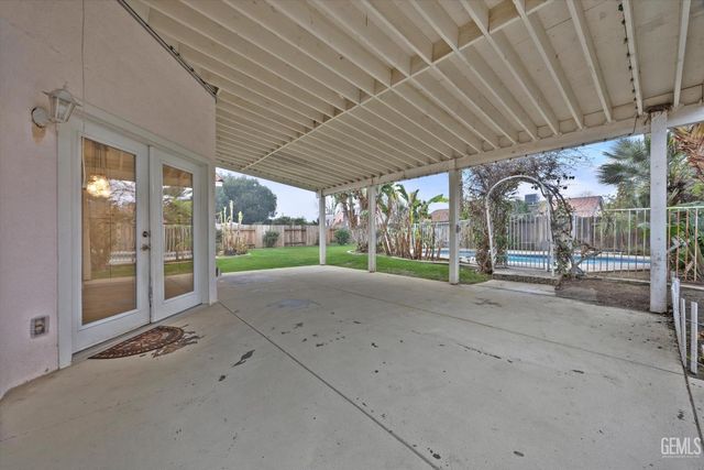 713 Quintana Drive, Bakersfield, CA 93314