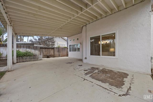 713 Quintana Drive, Bakersfield, CA 93314