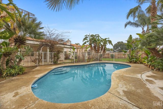 713 Quintana Drive, Bakersfield, CA 93314