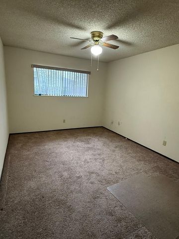 1389 W Warner Avenue, Fresno, CA 93711