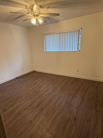 1389 W Warner Avenue, Fresno, CA 93711