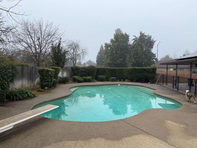 1389 W Warner Avenue, Fresno, CA 93711