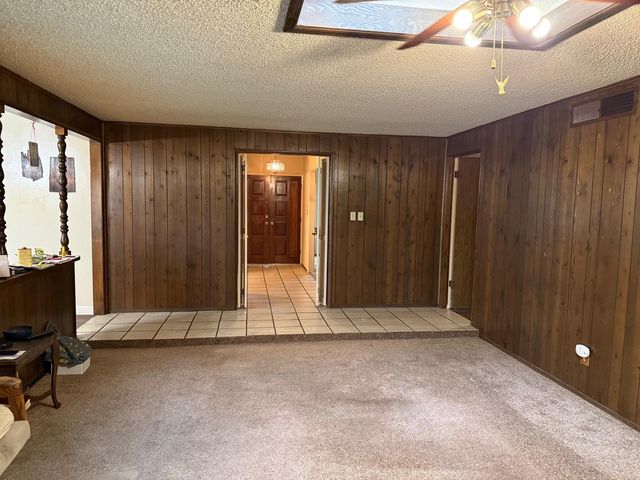 1389 W Warner Avenue, Fresno, CA 93711