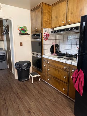 1389 W Warner Avenue, Fresno, CA 93711